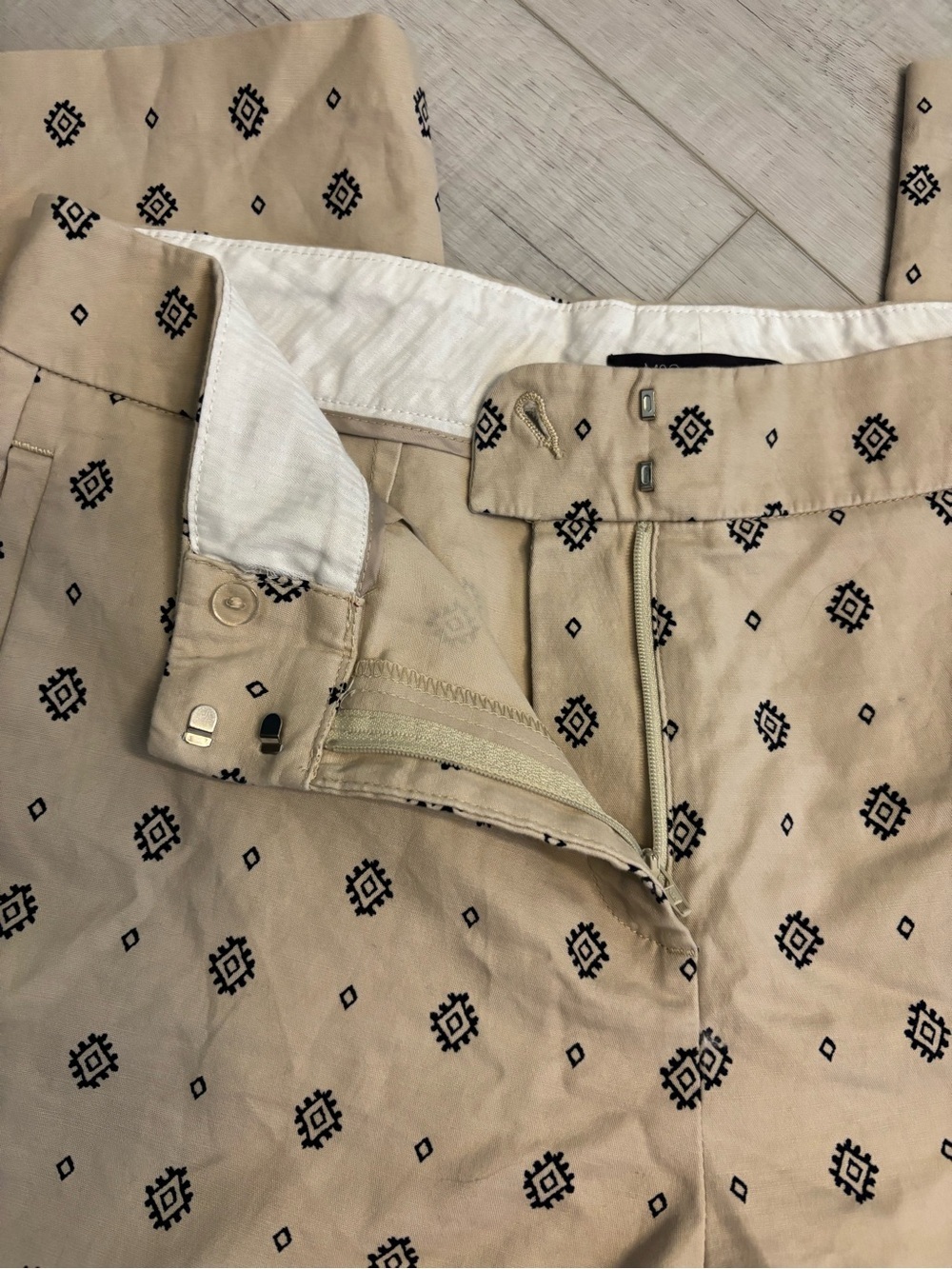⭐️SALE - M&S Collection Beige Geometric Print Cropped Ankle Pants Women’s Sz 10 - Picture 7 of 13